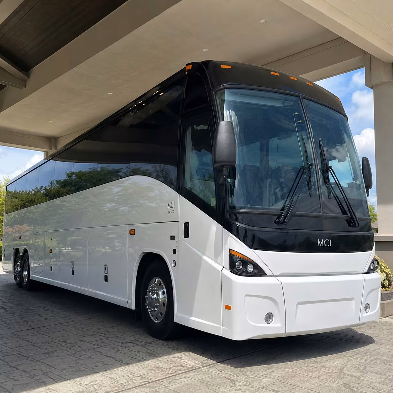 construction crew shuttles and worksite transportation across the texas panhandle